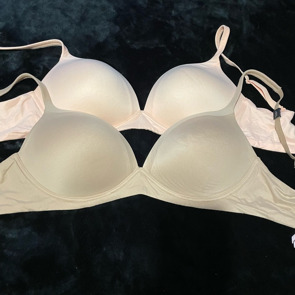 Victoria's Secret Cream Molded Cup Bra